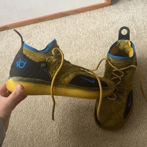 KD 11 basketball shoes